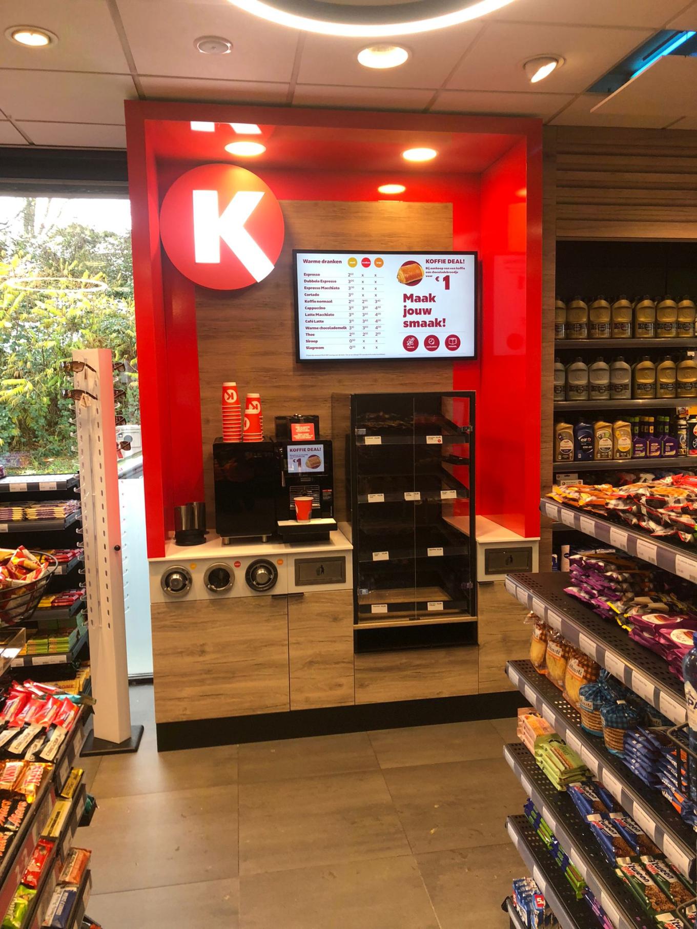 Koffiehoek in de Circle K store in Danenhoef
